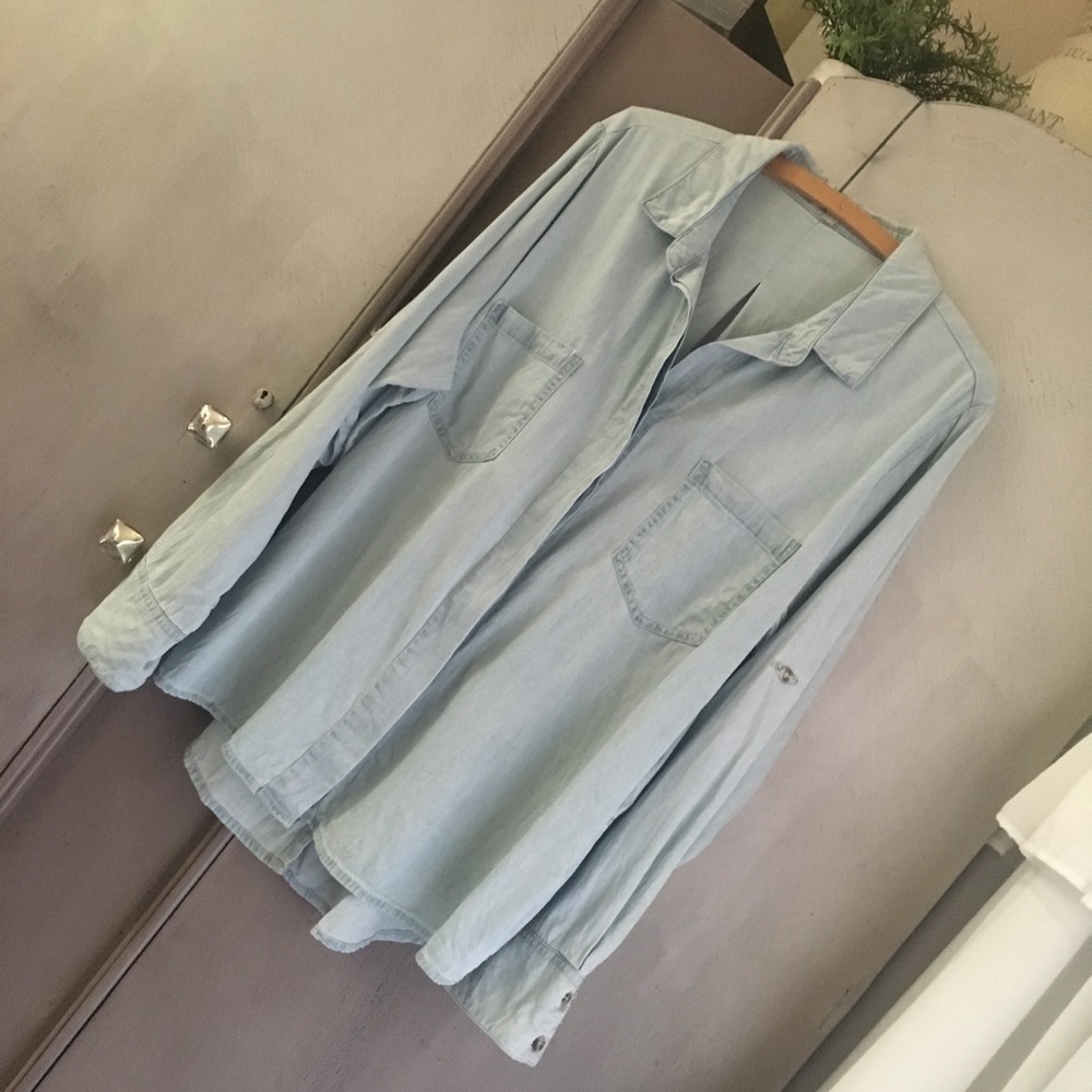 Chambray Split Back Button Up Top - Picture 6 of 11